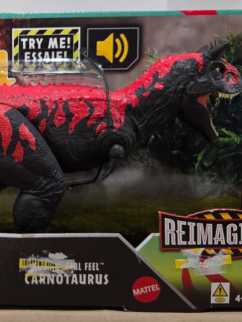 Jurassic World Legacy Collection Roarin' Real Feel Carnotaurus Action Figure NEW